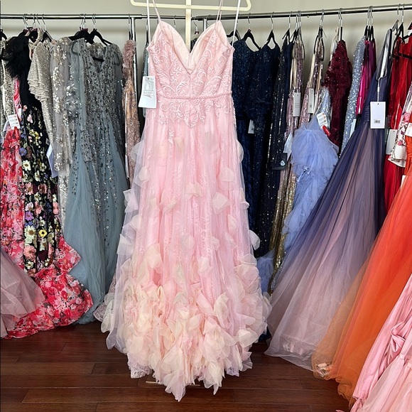 NWT Mac Duggal Pink Ruffled Appliquéd  Tiered Gown for Prom 11293 - Picture 3 of 12